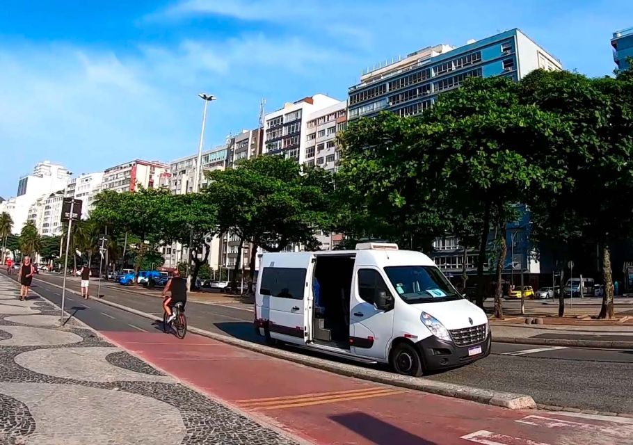 From Barra Da Tijuca: Roundtrip Transfer to Araçatiba