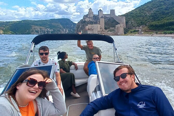 From Belgrade: Golubac Fortress & 1h Iron Gate Speed Boat Ride