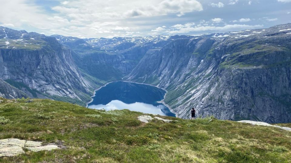 From Bergen: Trolltunga and Waterfalls Helicopter Tour