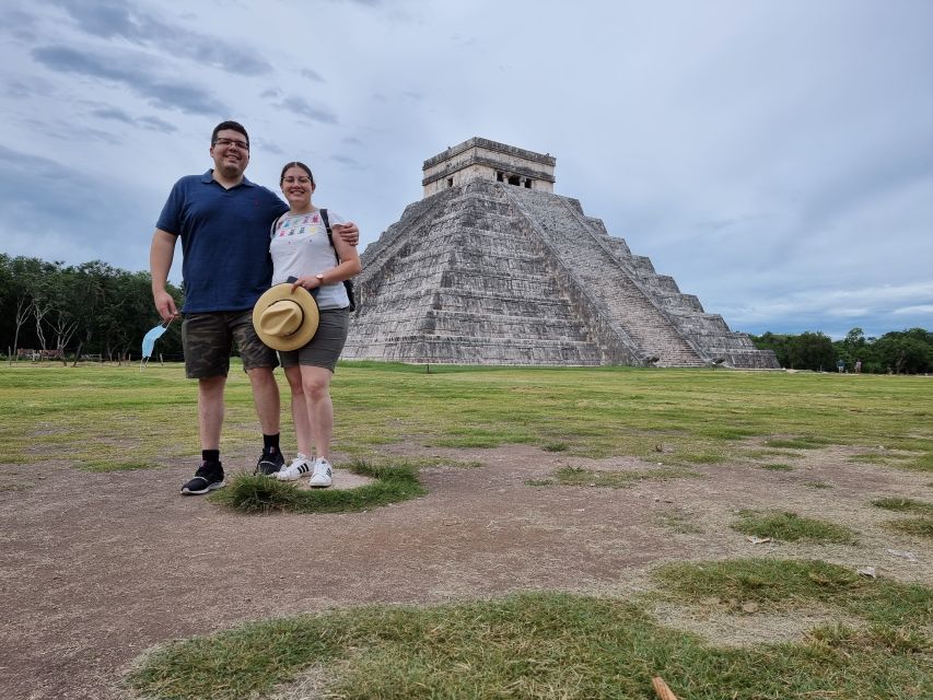 From Cancun: Private Tour to Chichen Itza & Yaxunah Ruins