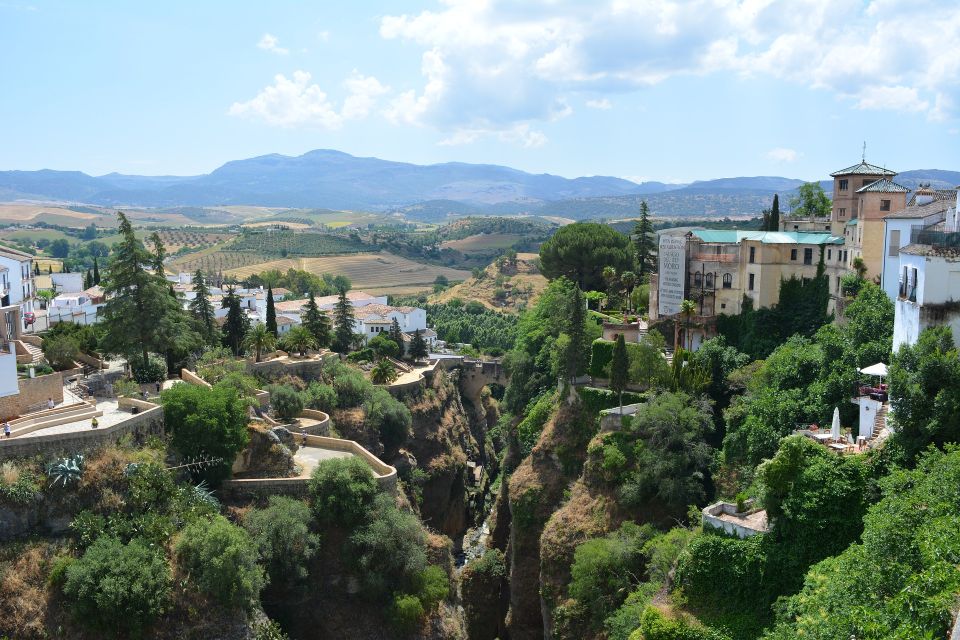 From Cordoba: Private Tour of Ronda With Stop in Setenil