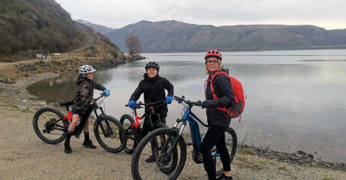 From Cromwell: Lake Dunstan Trail E-Bike Hire & Shuttle