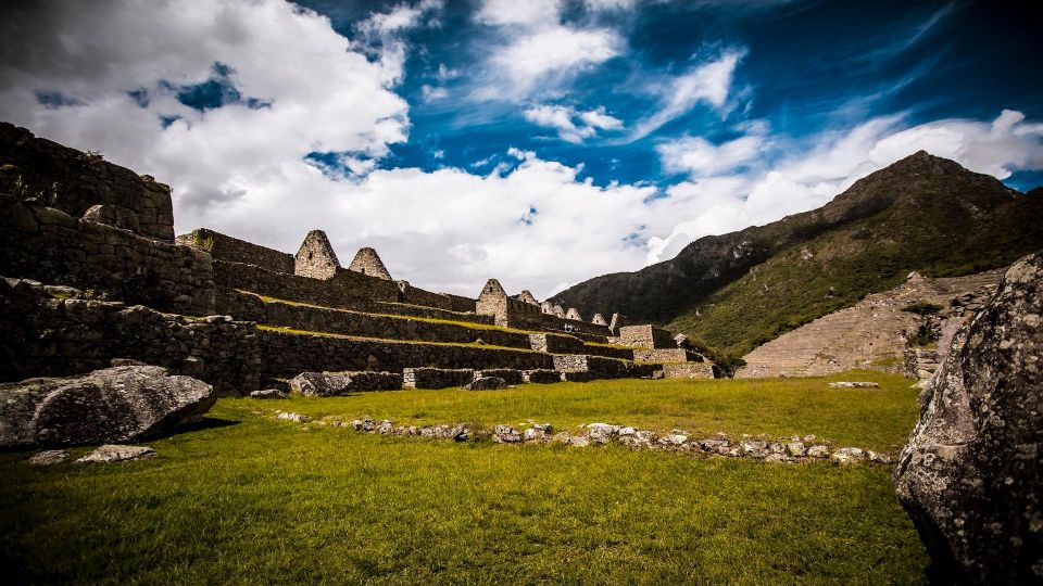 From Cusco: Machu Picchu Full Day Tour To/From Poroy