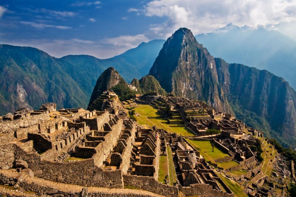 From Cusco: Private Tour 3d/2n Machu Picchu + Hotel ****