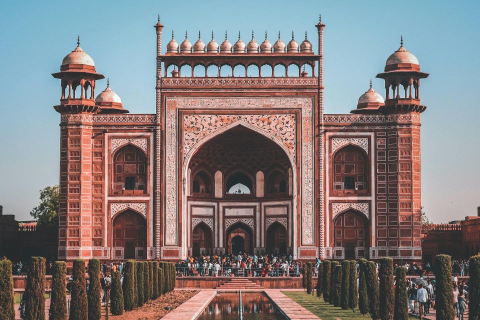 From Delhi: 2-Day Taj Mahal Sunrise Tour With Fatehpur Sikri