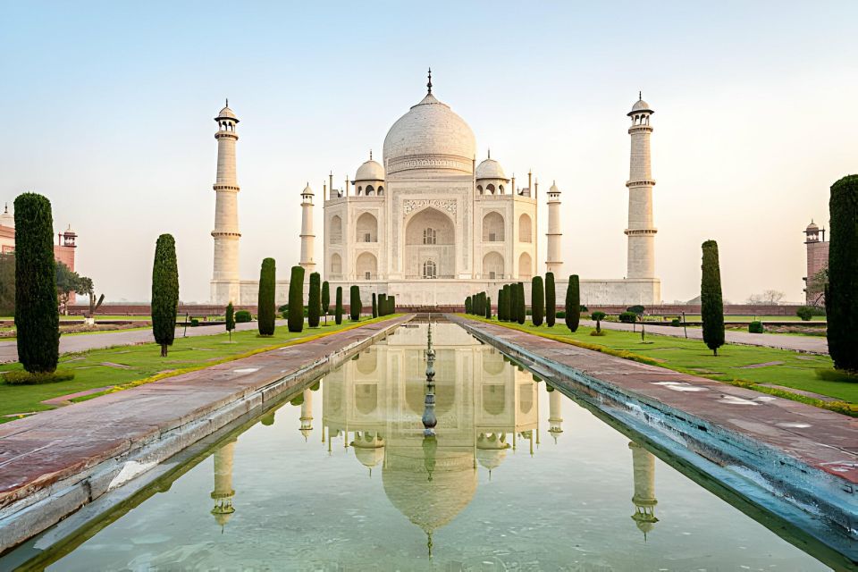 From Delhi : Priavte Taj Mahal Tour By Car