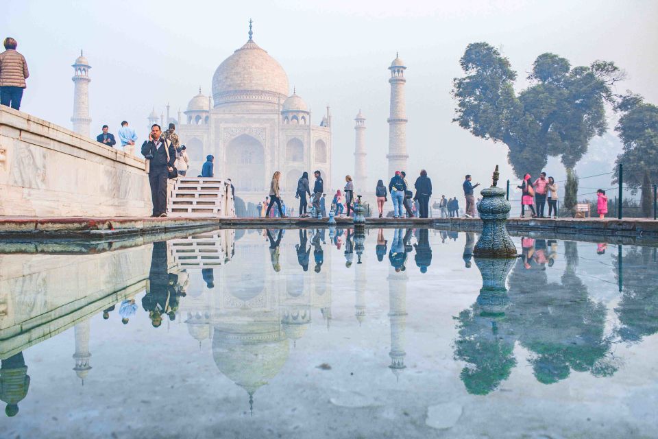 From Delhi: Private 2-Day Taj Mahal & Agra Tour 