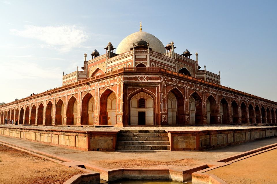 From Delhi: Private Tour of Delhi & Agra Overnight By Train