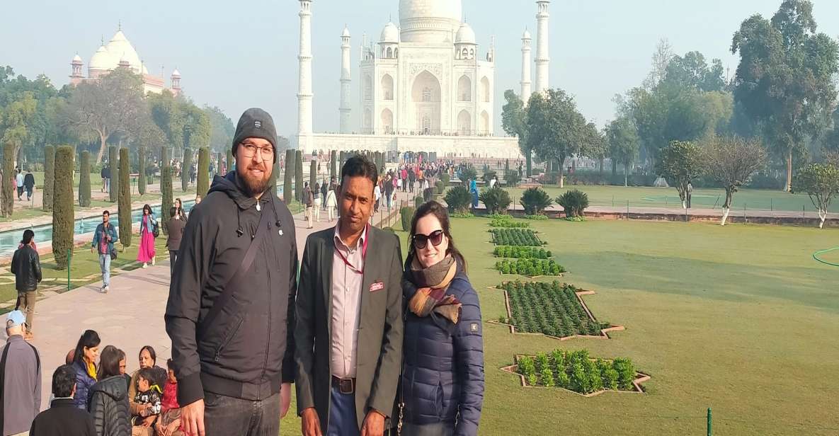 From Delhi: Sunrise Taj Mahal and Agra Fort Private Tour