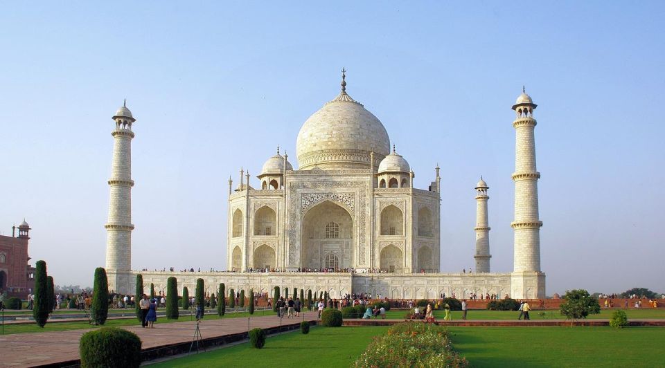 From Delhi: Sunrise Taj Mahal and Agra Fort Tour