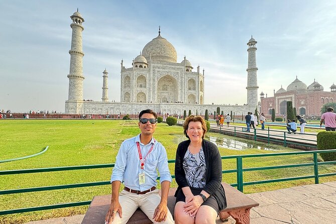 From Delhi: Taj Mahal & Agra Fort Tour by Car – All Inclusive