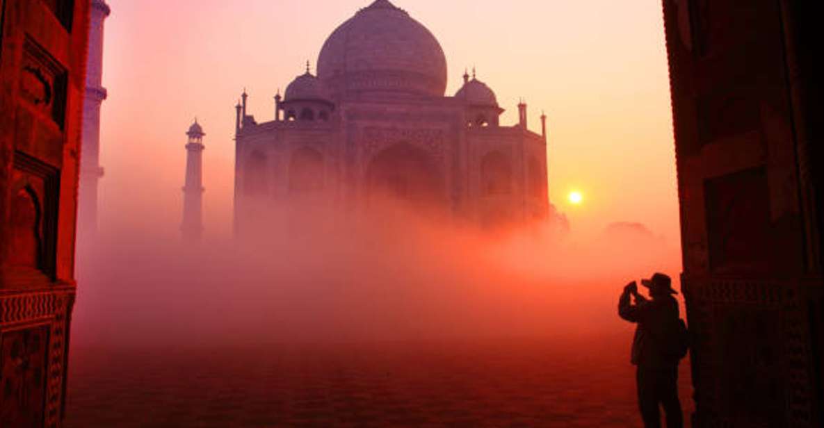 From Delhi: Taj Mahal Sunrise and Agra Fort Private Day Trip