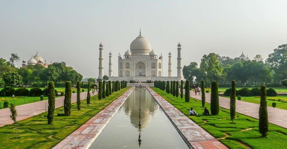 From Delhi: Taj Mahal Sunrise and Agra Fort Private Day Trip