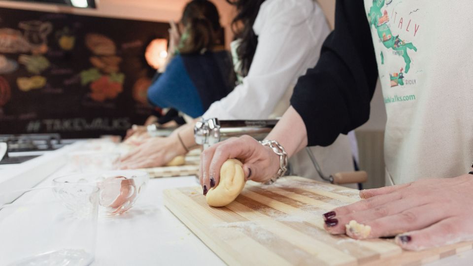 From Florence: Pasta Cooking Class at San Gimignano Winery