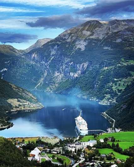 From Geiranger: Dalsnibba & Eagle Road Private Tour & Picnic