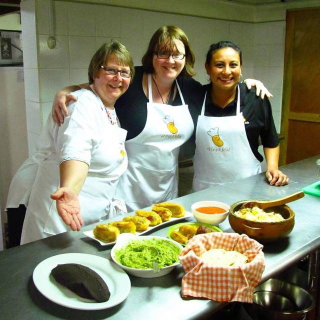 From Guatemala City: Guatemala Cooking Class Tour