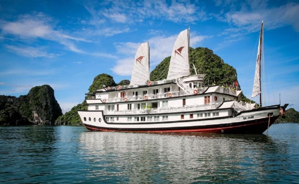 From Hanoi: 2-Day 1-Night Bai Tu Long Bay Luxury Ship Cruise