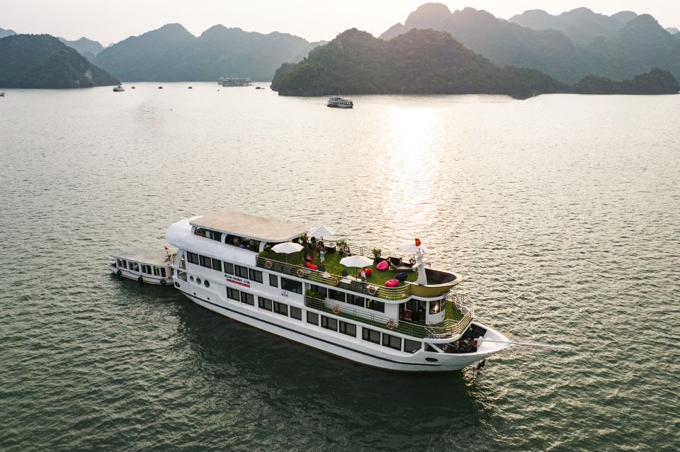 From Hanoi: 2-Day Halong Bay Cruise With Meals