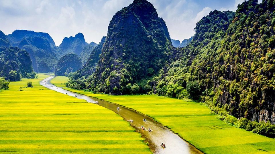 From Hanoi: Tam Coc and Hoa Lu Full-Day Trip With Boat Ride