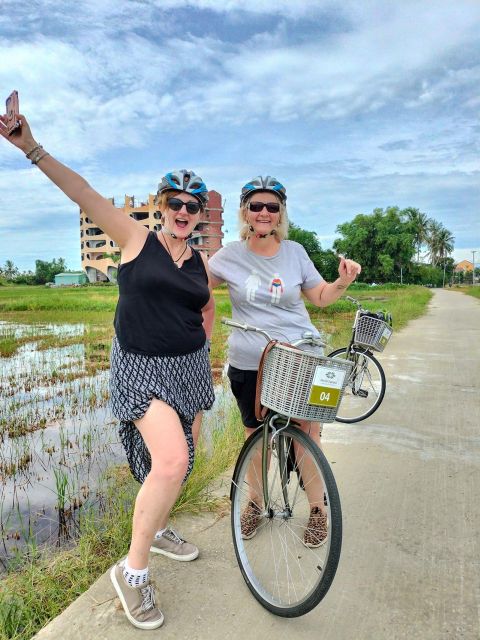 From Hoi An: Half-Day Tra Que Vegetable Village Bike Tour