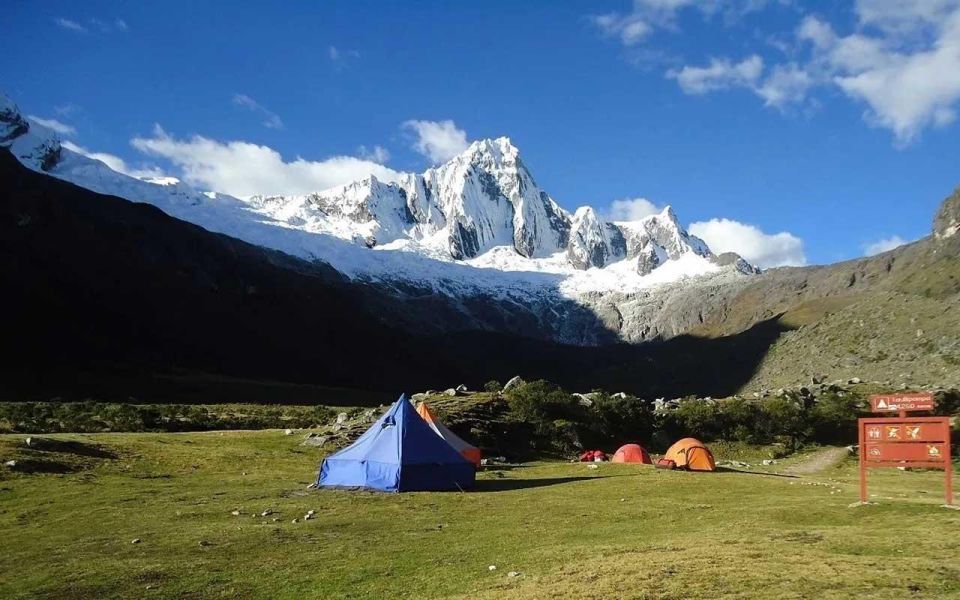 From Huaraz: Trekking Santa Cruz - Llanganuco 4D/3N - Tour Overview