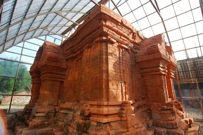 From Hue: Sightseeing Transfer to Hoi an With an Bang Cemetery