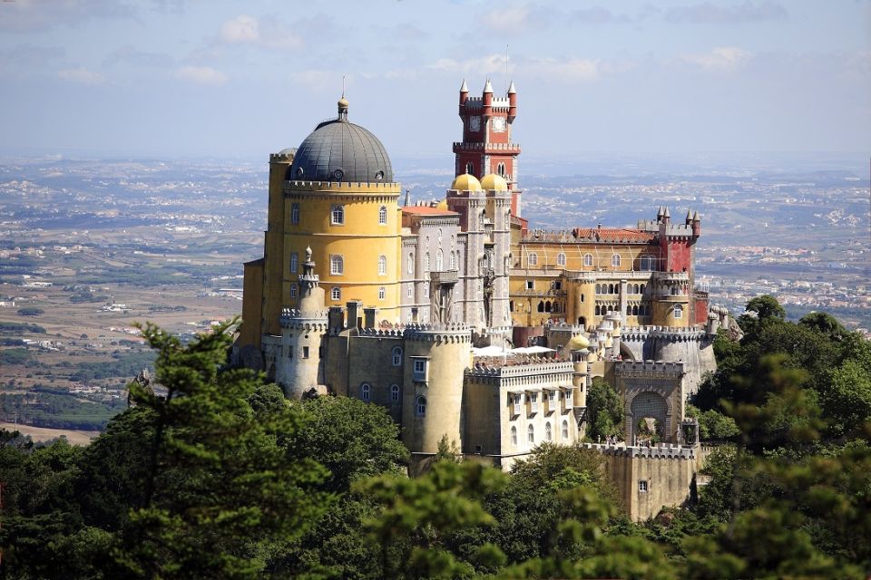 From Lisbon: Full-Day Sintra & West Coast Private Tour