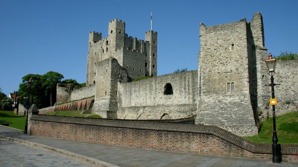 From London: Rochester, Dover Castle & White Cliffs Tour