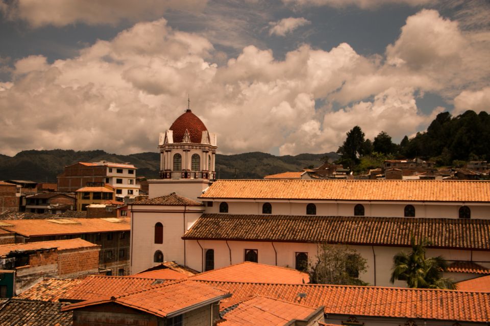 From Medellín: Guatapé and El Peñol Guided Tour