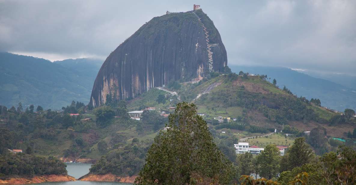 From Medellín: Guatapé and Piedra Del Peñol Guided Tour