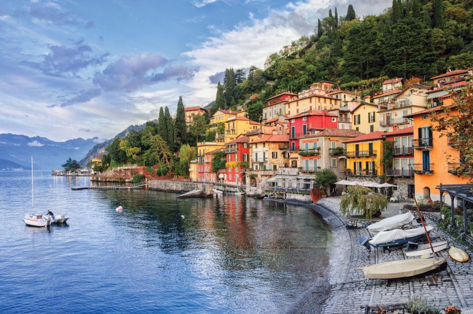 From Milan: Sunrise Lake Como & Bellagio Small Group Tour