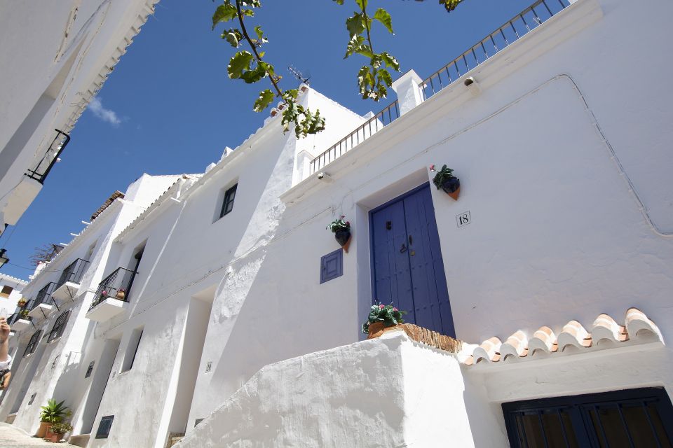 From Motril: Nerja, Frigiliana and Caves Private Tour