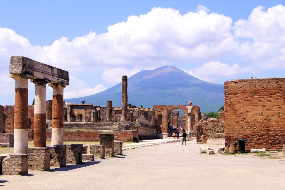 From Naples: Herculaneum, Mount Vesuvius & Pompeii Day Trip