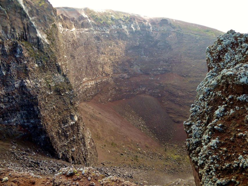 From Naples: Mount Vesuvius Half-Day Tour With Lunch