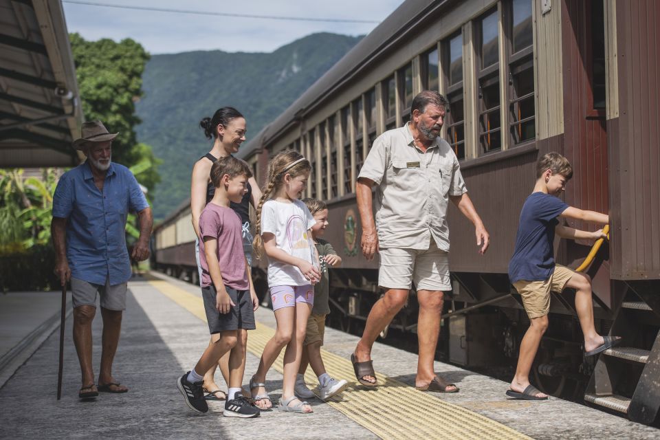 From Port Douglas: Kuranda via Scenic Rail or Skyrail Option