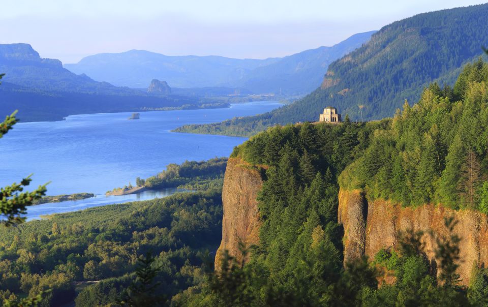 From Portland: 7 Wonders of the Gorge Jetboat Cruise