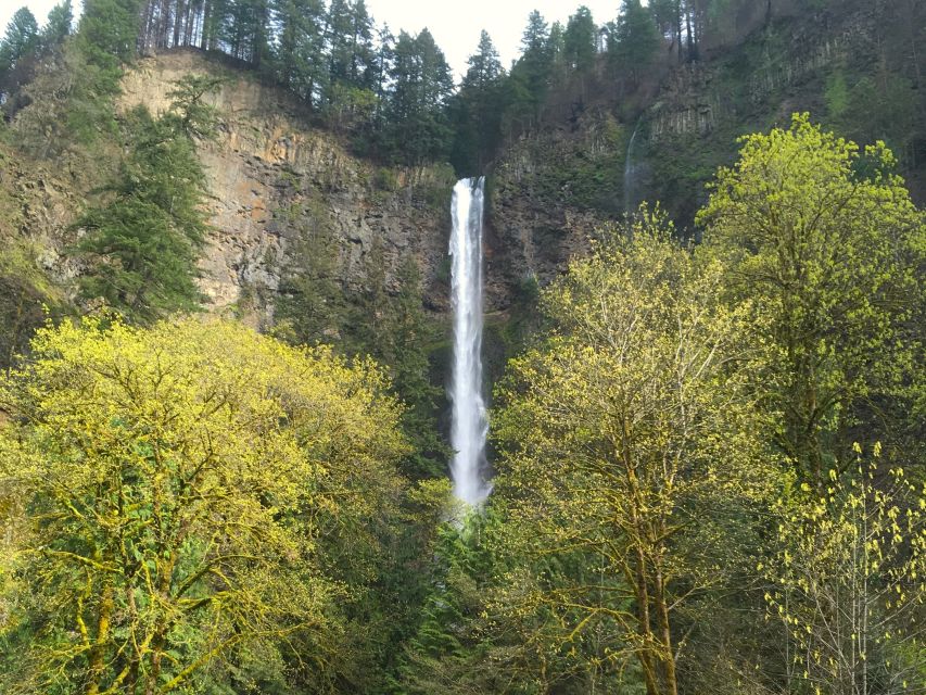 From Portland: Columbia Gorge Waterfalls Tour