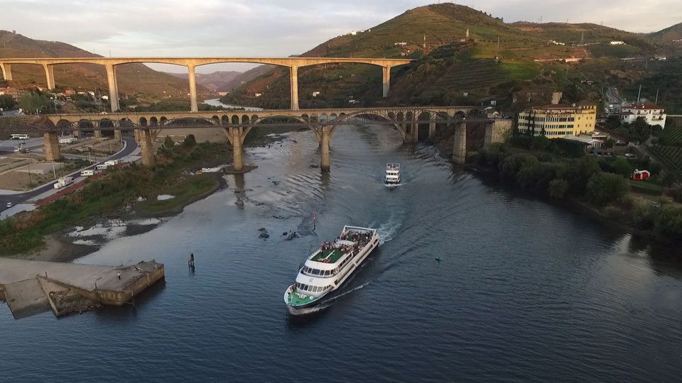 From Porto: Douro River Cruise, Winery Visit & Lunch