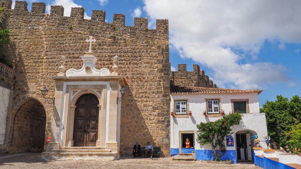 From Porto: Private Transfer to Lisbon With Stop at Óbidos