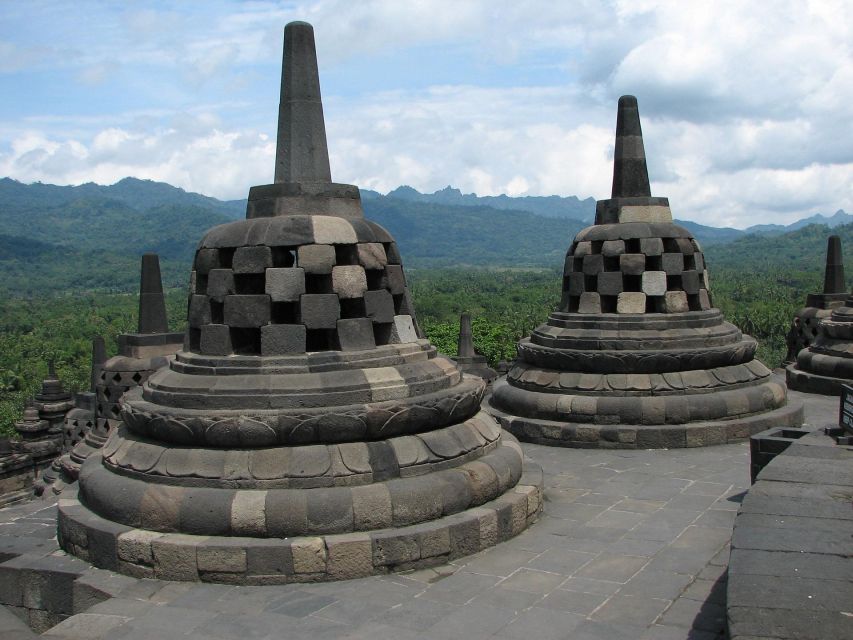 From Semarang Port: Explore Borobudur Temple