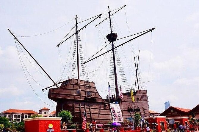 From Singapore: Malacca Guided Day Tour (Via Drive-Thru Border)