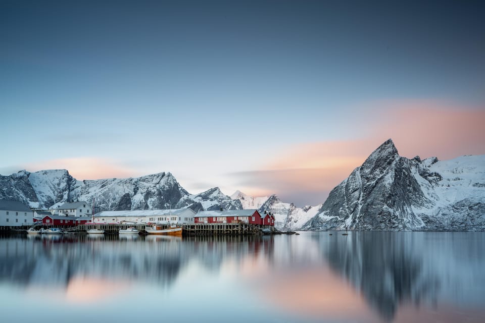 From Svolvær: Reine Winter Photography Tour and Photographer