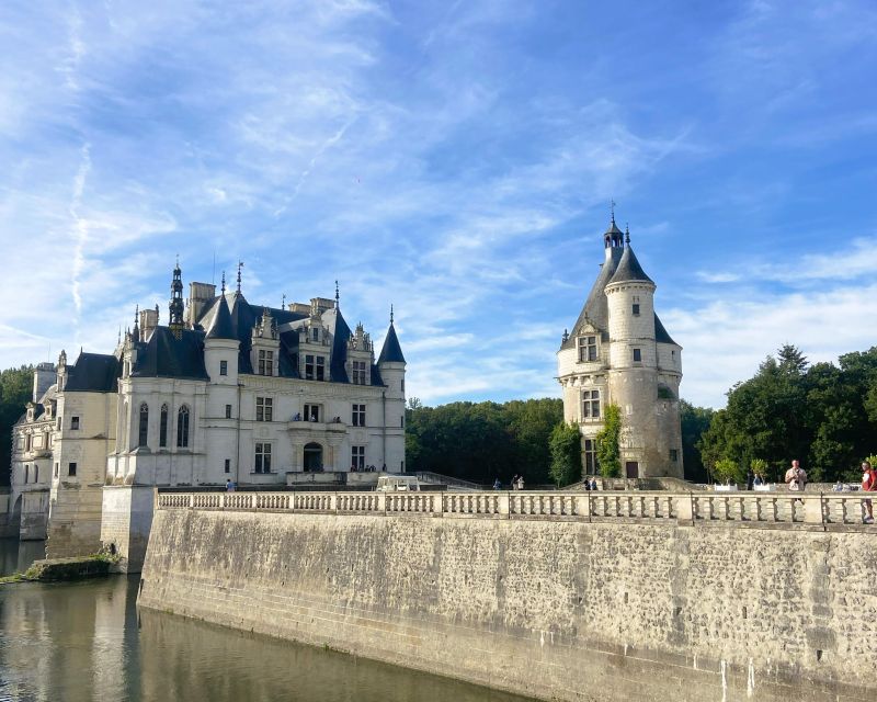 From Tours: Chambord, Chenonceau & Lunch at Family Chateau