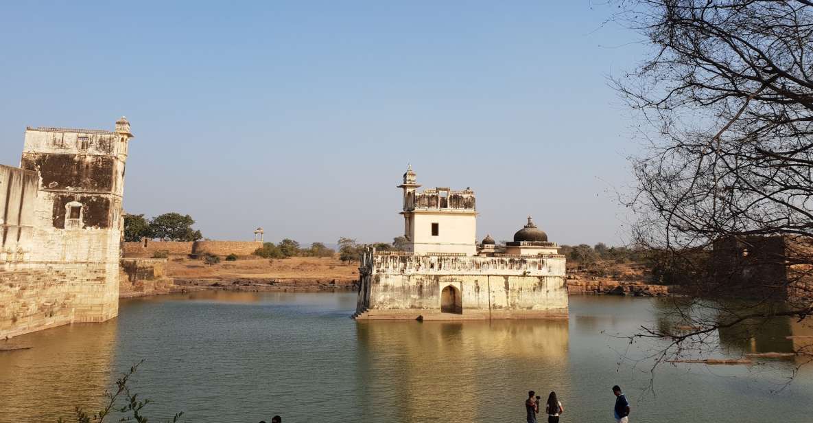 From Udaipur: Private Day Trip to Chittorgarh Fort