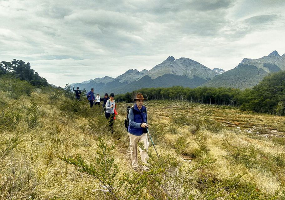 From Ushuaia: Emerald Lagoon Trekking Day Trip With Lunch