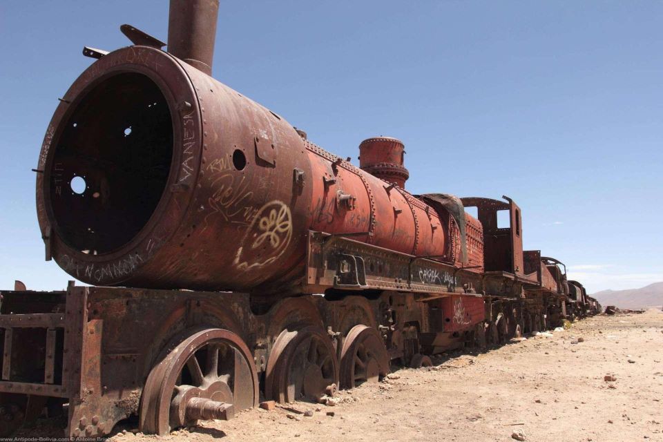 From Uyuni | Tour Uyuni Salt Flat & Train Cemetery Full Day