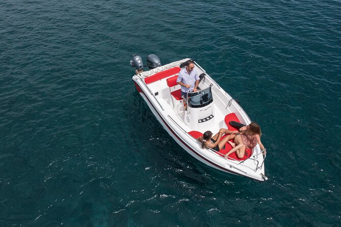 Full Day Boat Rental Without a License in Santorini