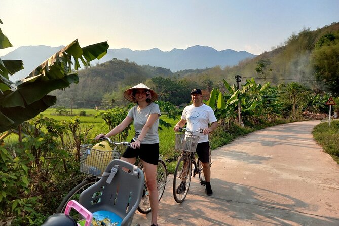 Full-Day Cycling & Handcraft Workshop in Mai Chau Valley