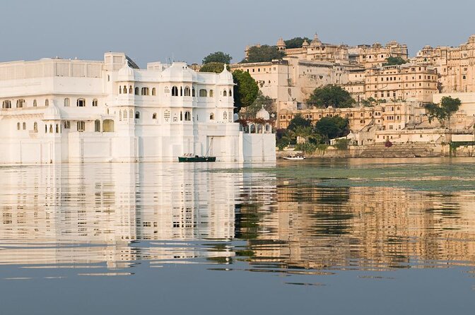 Full-Day Private City Tour of Udaipur Including Boat Ride in Lake Pichola - Overview of the Tour