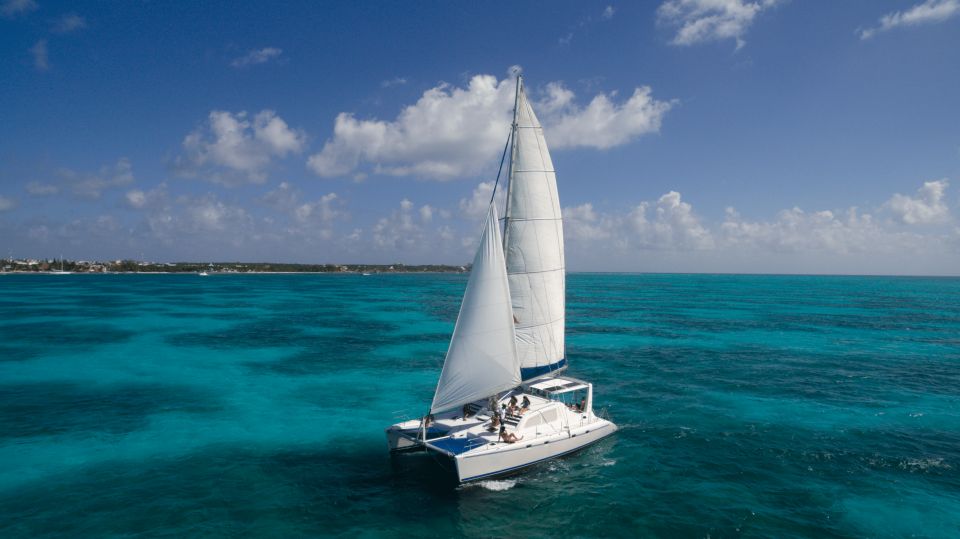 Full-Day Sail in Luxurious Catamaran to Isla Mujeres